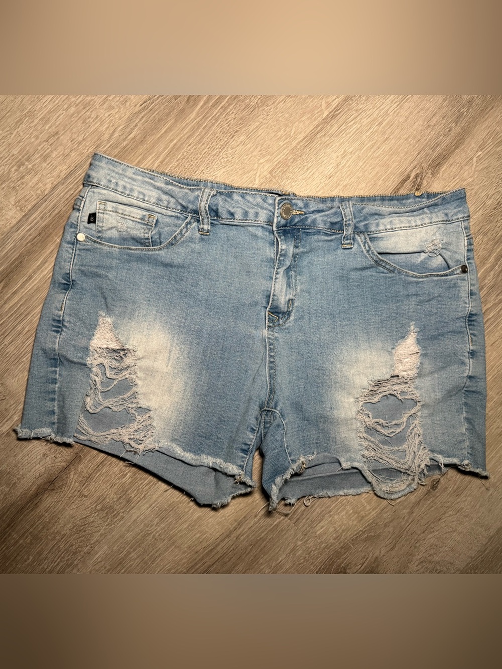 Judy Blue Distressed Denim Shorts Light Wash Size 32